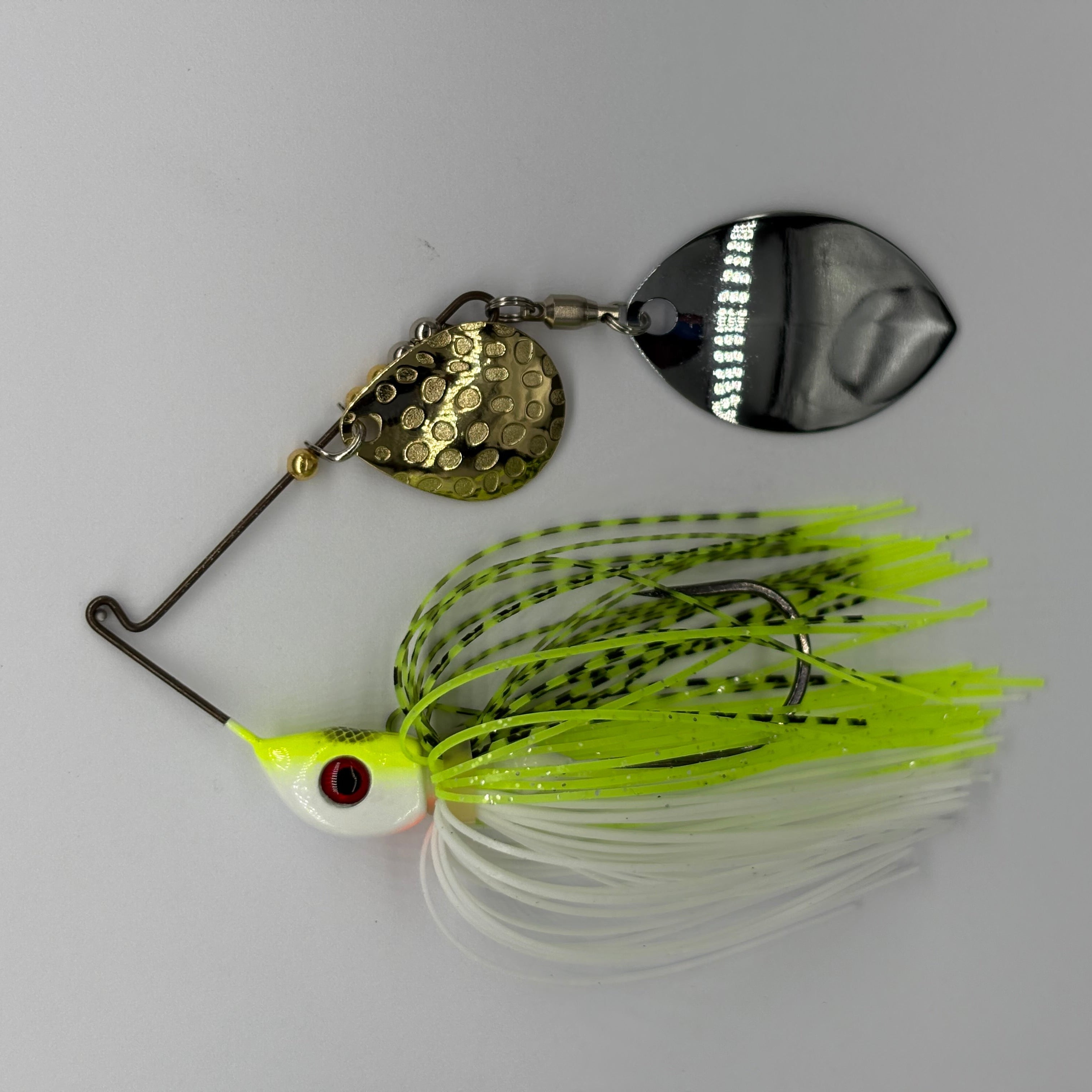 Bassman compact mag willow fishing lure in White Chart Scale colourway