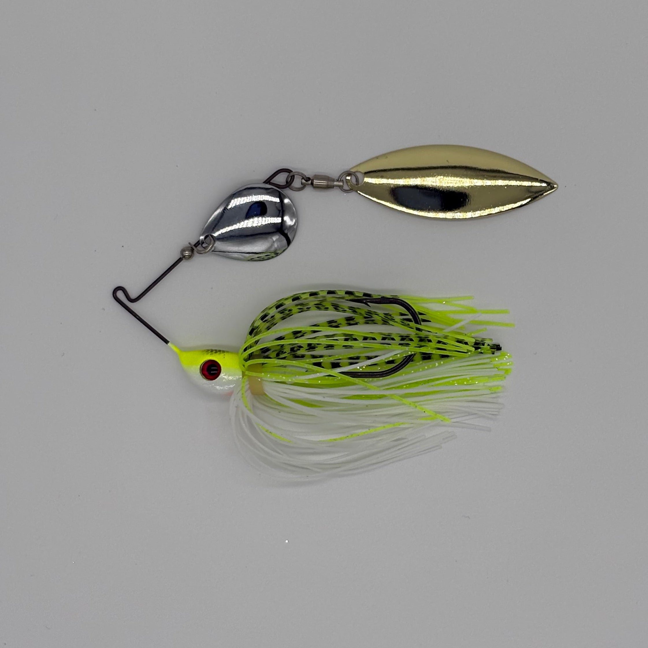 Bassman spinnerbait compact tandem in White Chart Scale colourway